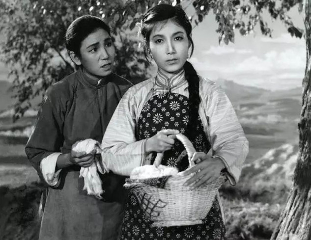 她15岁登台,先嫁兄后嫁弟,60岁上春晚走红,去世18年仍被怀念