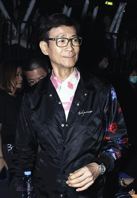 71岁郑少秋近照曝光容颜不老帅气依旧