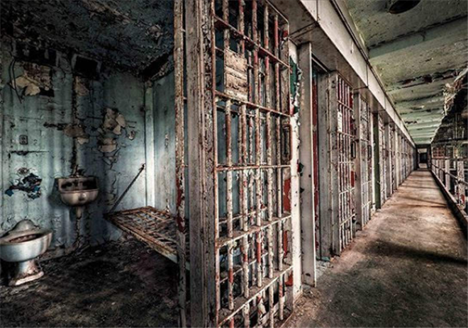 在强大的美国,国内也有不为人知的一面!监狱丑闻不断被曝光?