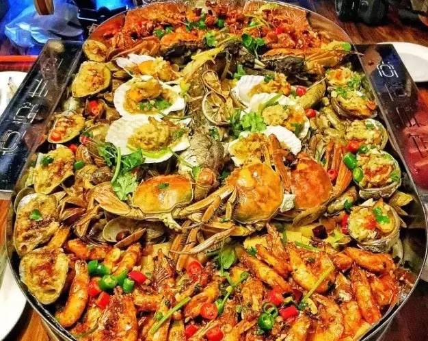 这种奇妙的液体,已经深深沁入了青岛人的血液中,变成了自身的一部分.