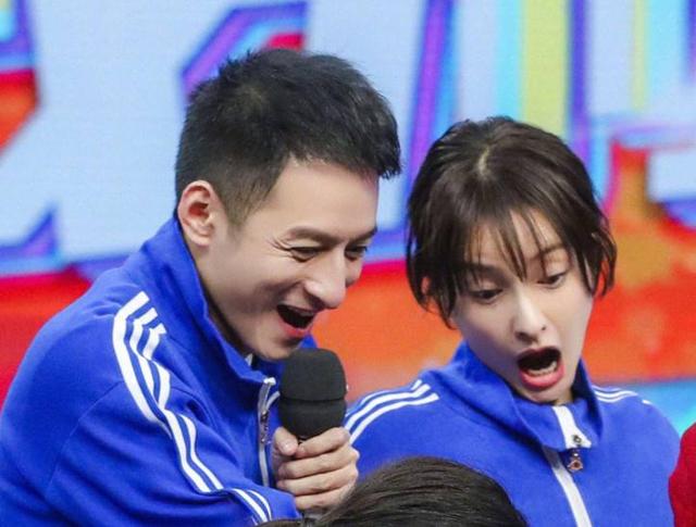 何炅晒快乐大本营精彩剧照何炅吴昕成为行走的表情包