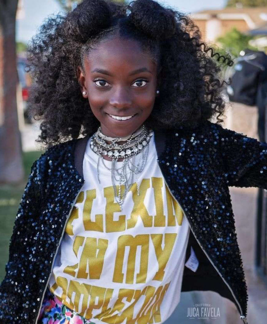 国外黑人小妹妹10岁成立服装品牌,狠狠打了"欺凌者"的脸!