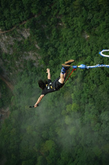 张家界玻璃桥蹦极,荣耀之上,见证勇者之心