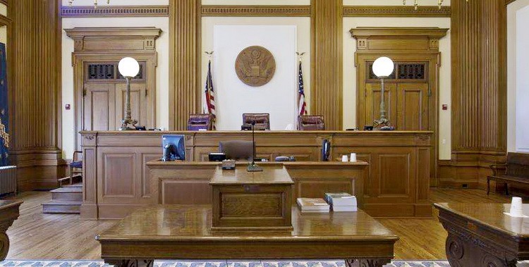 美国法院法庭其次,可以通过各种渠道向律师公会和当地的律师协会进行