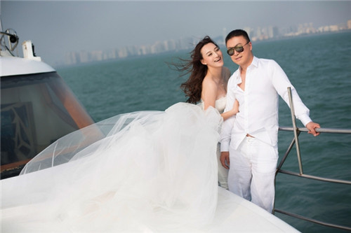 2013年,他和比自己小2岁的艺术体操运动员张雅晴结婚,这是马琳的第二