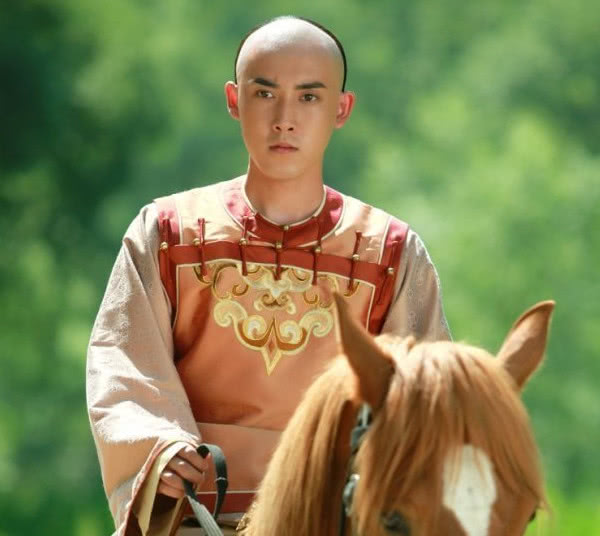 "五阿哥永琪"的四位扮演者,你觉得谁最帅?网友:图4太经典