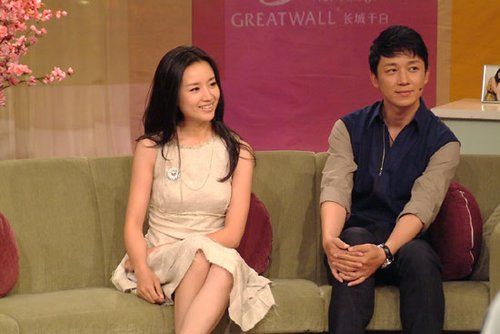 董洁微博宣传新剧《如懿传》,而潘粤明微博分