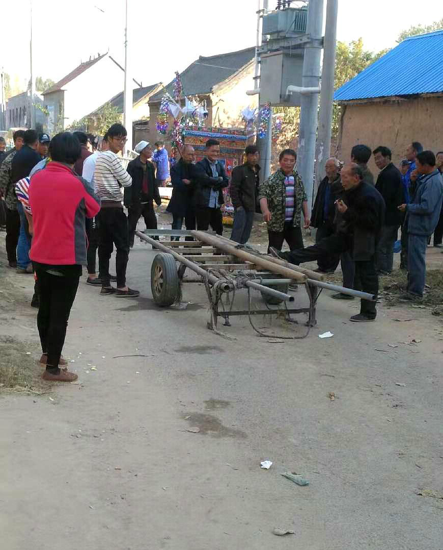 实拍农村出殡全过程,解乡村丧葬习俗,村民传统风俗送别至亲__财经头条