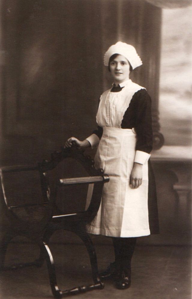 老照片二十世纪初的英国女佣4
