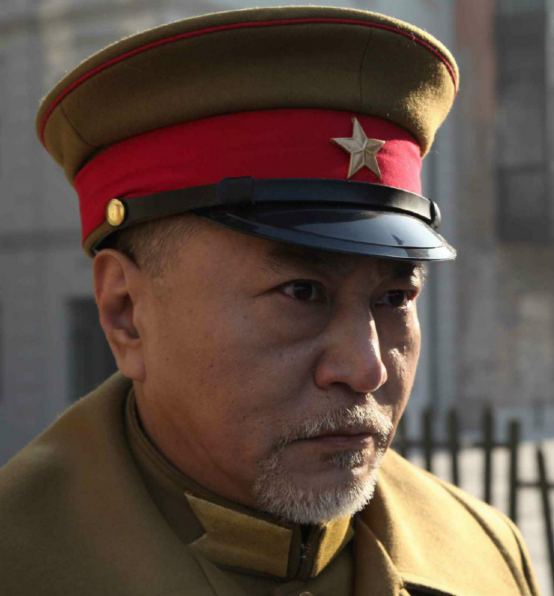 "鬼子专业户"不是日本人,其实是个星二代,他爸爸我们都认识|王侃|牛犇