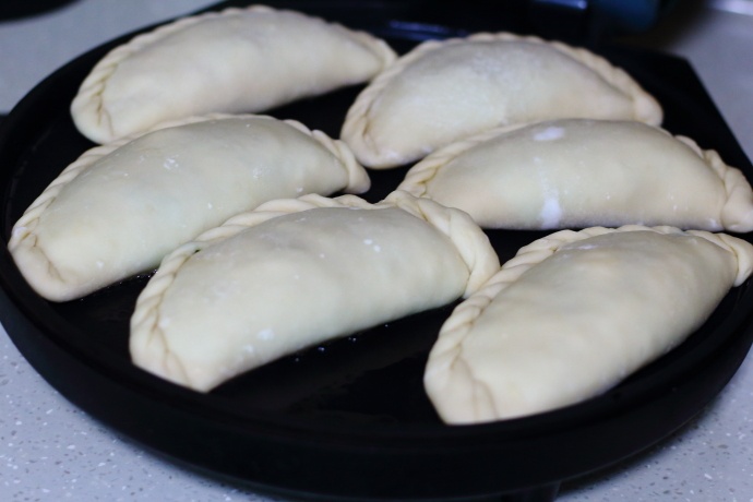 教你烙出金黄酥软的韭菜盒子,干净又省钱,味道比外面卖的鲜美