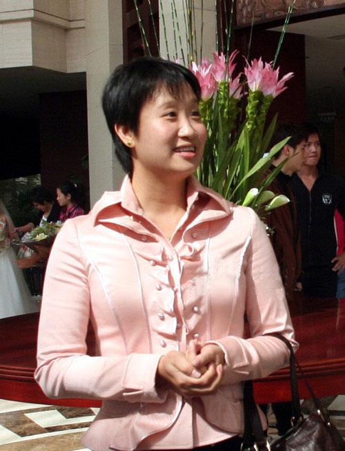 47岁奥运冠军许艳梅现状 巅峰时被迫退役 如今嫁给圈外人相夫教子