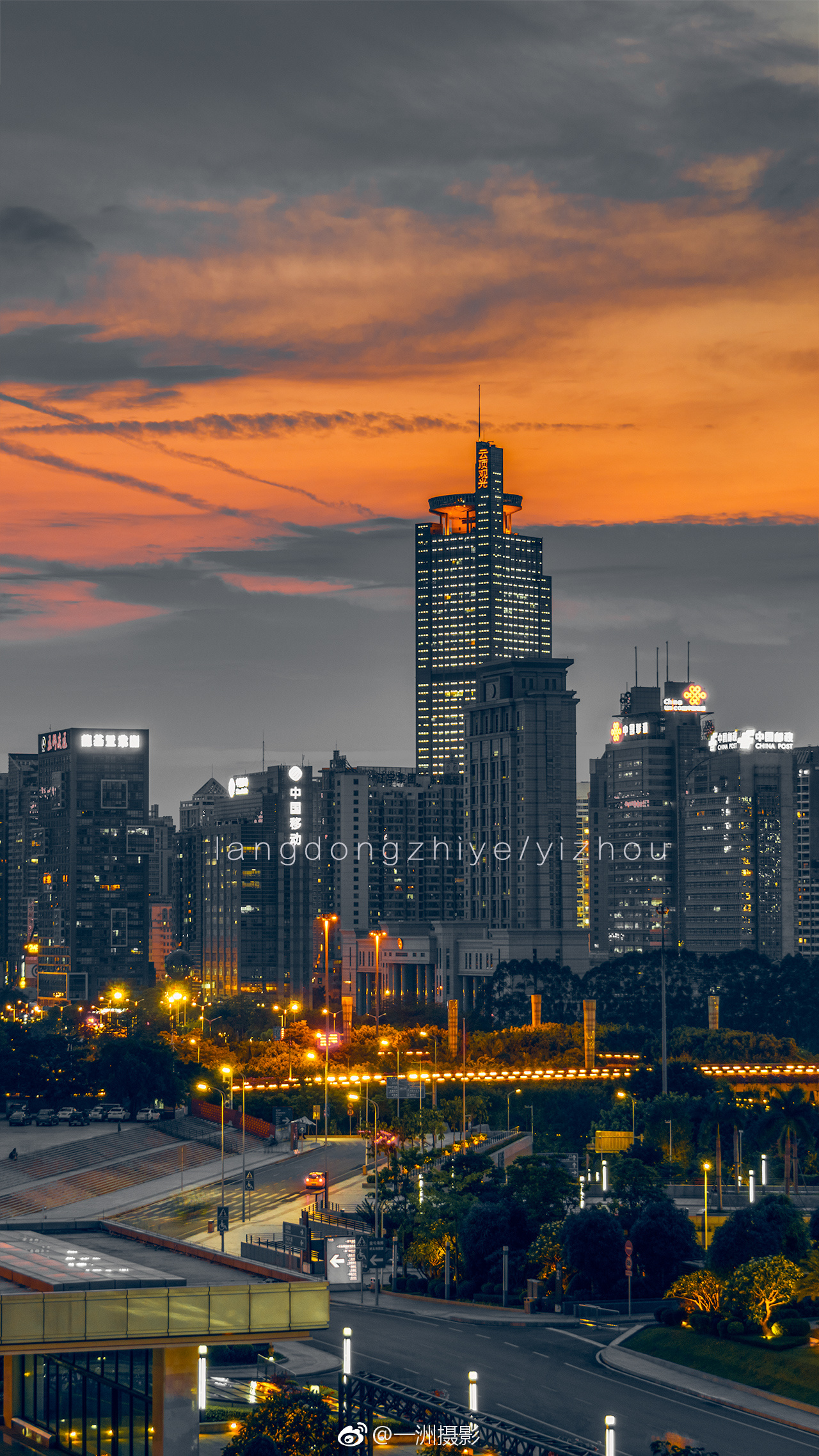 黑金色调的南宁夜景