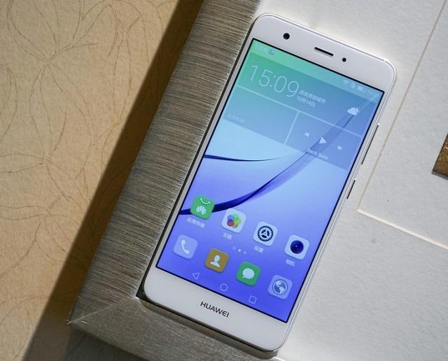 作为华为nova系列的第一代机型,它发布的时候就是带着特殊身份来的