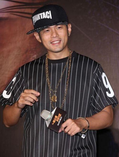 周杰伦自曝8年不上《快本》原因,让何炅谢娜沉默!