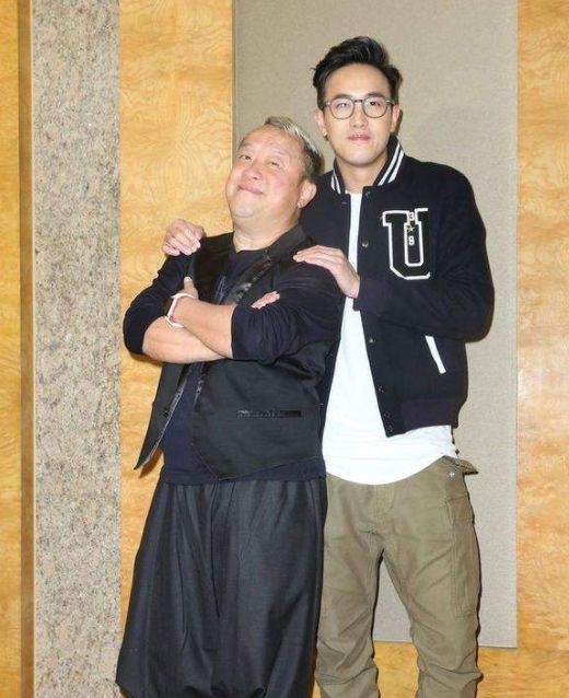 4,曾志伟和曾国祥,没有想到曾志伟的儿子有着这么帅气吧!