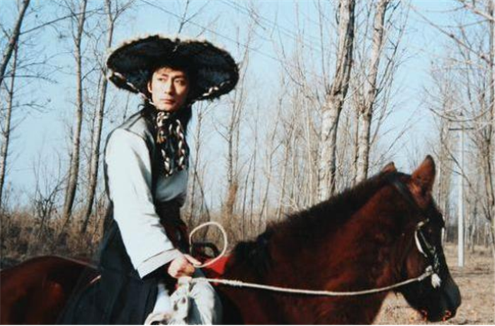 张子健父亲照片曝光,长得非常帅气,难怪他能成为第一代偶像小生