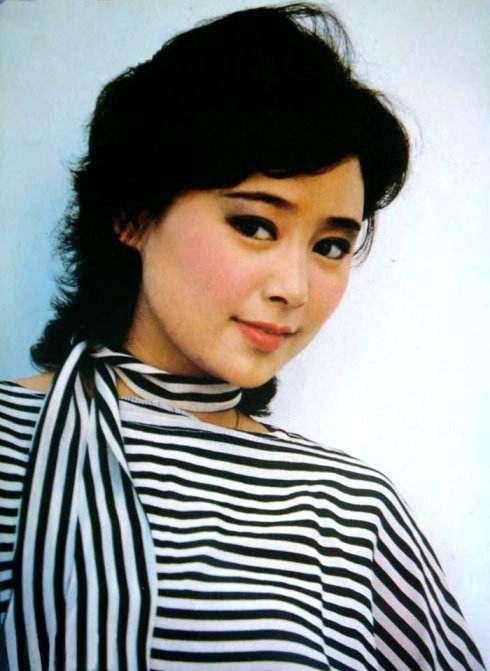 61岁张瑜近照曾是葛优梦中情人如今依旧美艳却至今未婚