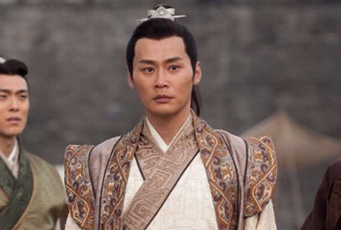 《琅琊榜》萧景睿比如萧景睿的弟弟谢弼,这个威风一时的宁国侯府的