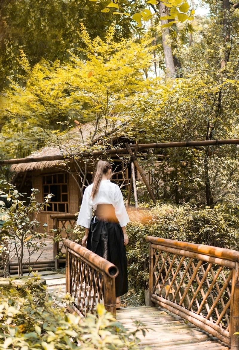 幽静深山内的道服少女简单安逸生活写真集 @微相册 @微博摄