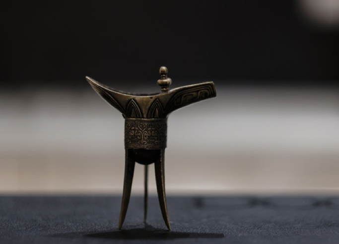 男友说你送别人的酒能喝就行是什么意思男友说你送他父亲的酒能...