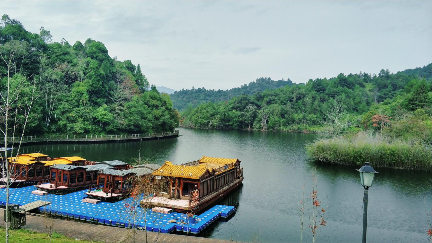 江西省抚州市资溪县泰伯公园-立冬时节雨纷纷-1095个我爱你