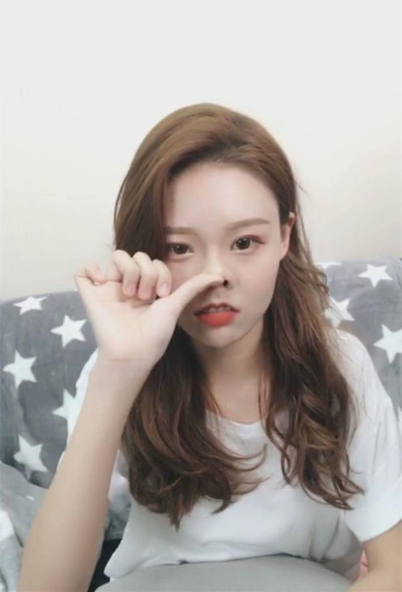 被封杀的抖音网红温婉首次直播关美颜, 网友: 再见我曾经的女神!