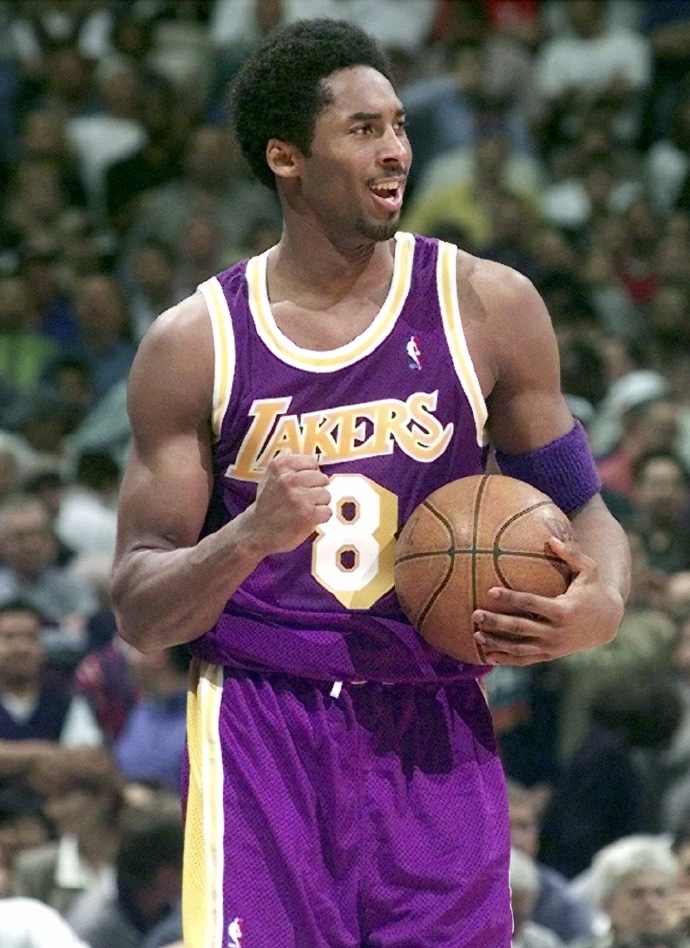 一组科比的标志性动作,从小飞侠到黑曼巴,激情不变!|飞侠|曼巴|科比_