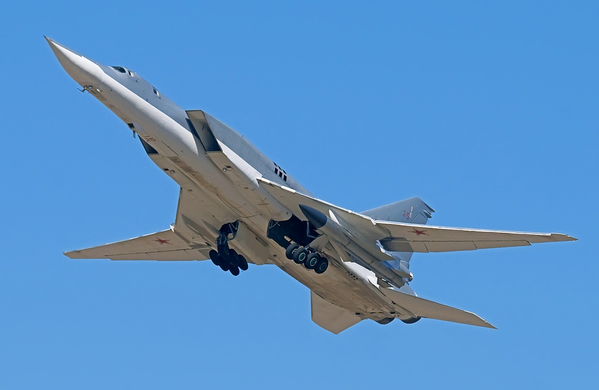 超音速轰炸机搭载10马赫导弹:战斗民族又高调了一回