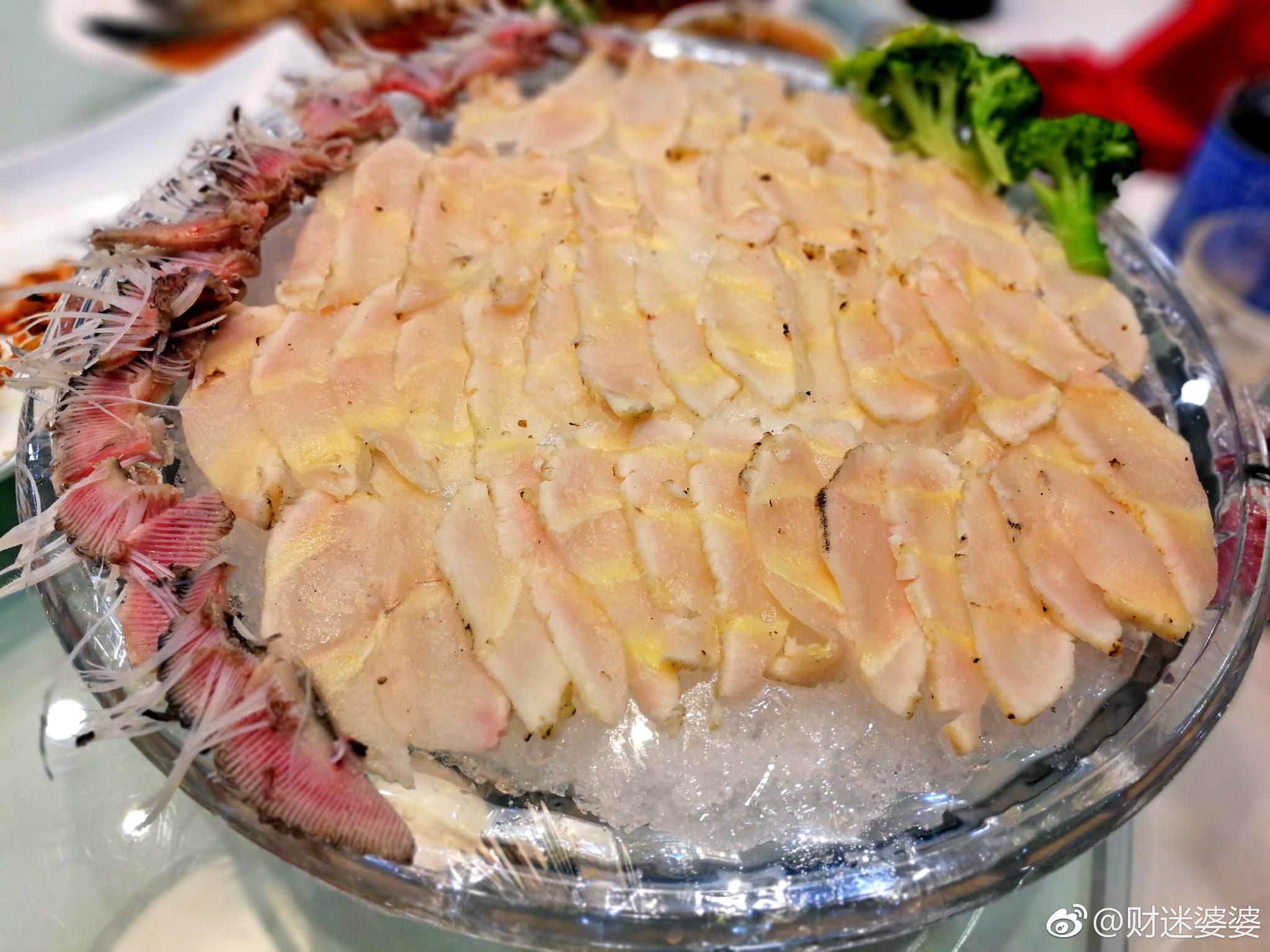 最新鲜的食材道地料理最特别的是鳇鱼筋葱烧和凉拌成就不同风味的美食