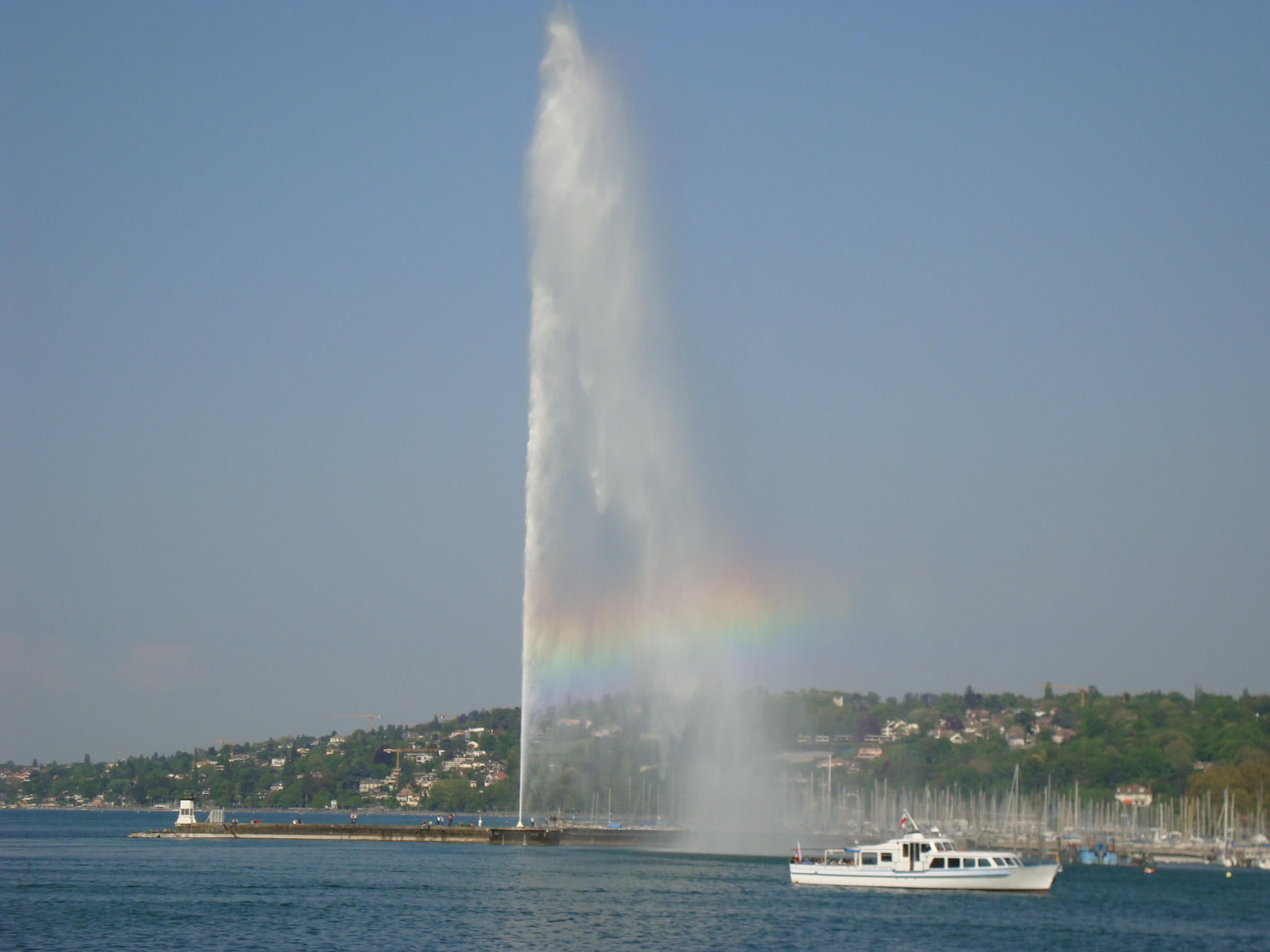停留在空中的水达7吨多,水下遗物众多|日内瓦大喷泉|喷泉|遗物_新浪网