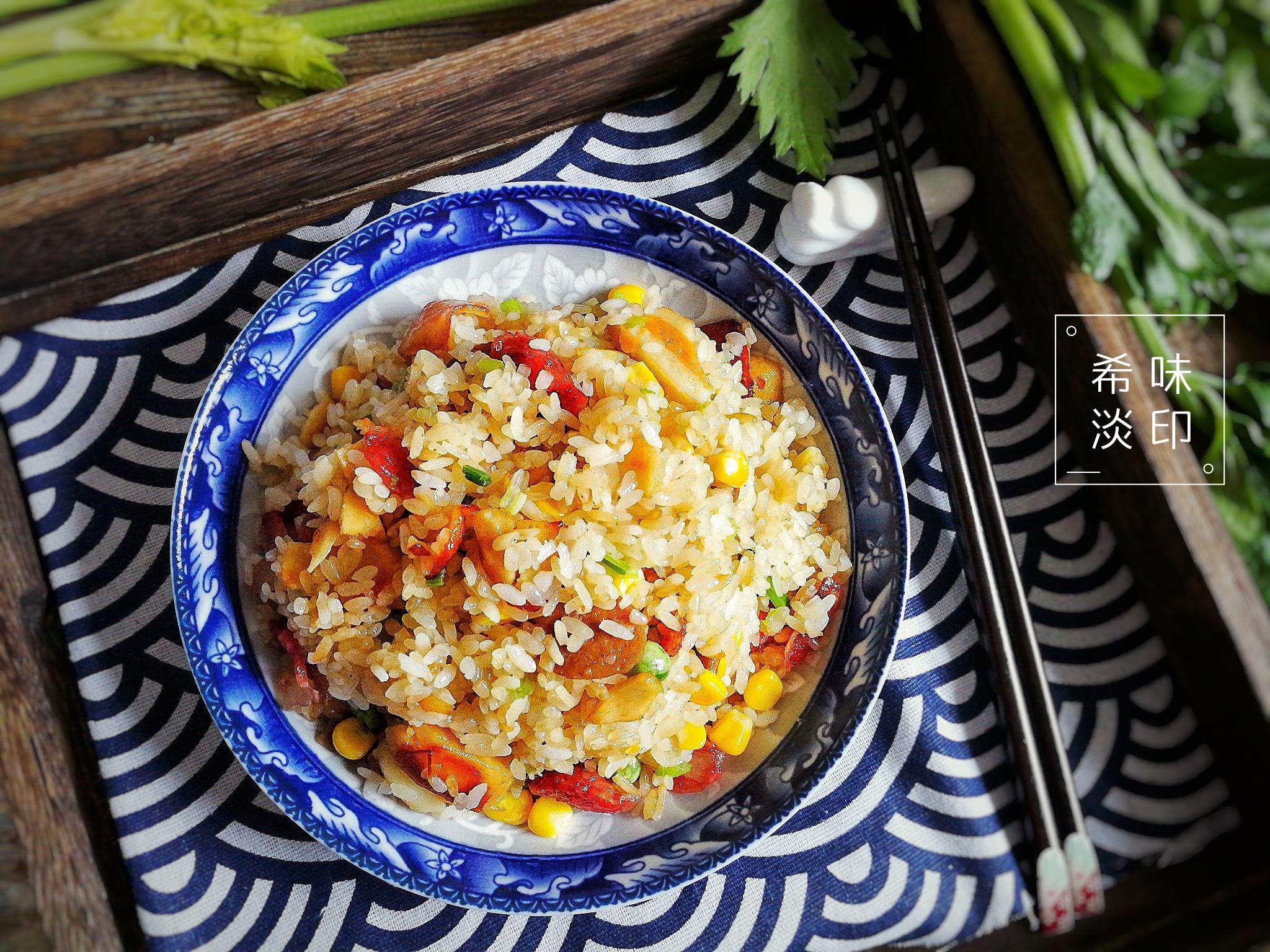 但是炒糯米饭,对我家来做是老少都爱的,所以炒饭有讲究,因为