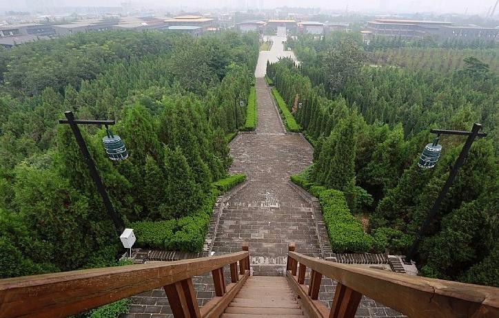 陕西西安秦阿房宫遗址之上天台遗址高清图