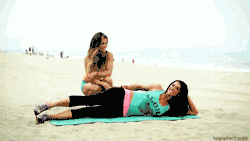 动作3：跟着动图做，动作每侧进行25次。