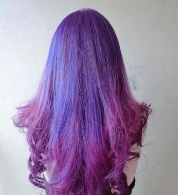 荧光绿渐变加蓝色挑染,惊艳夺目.