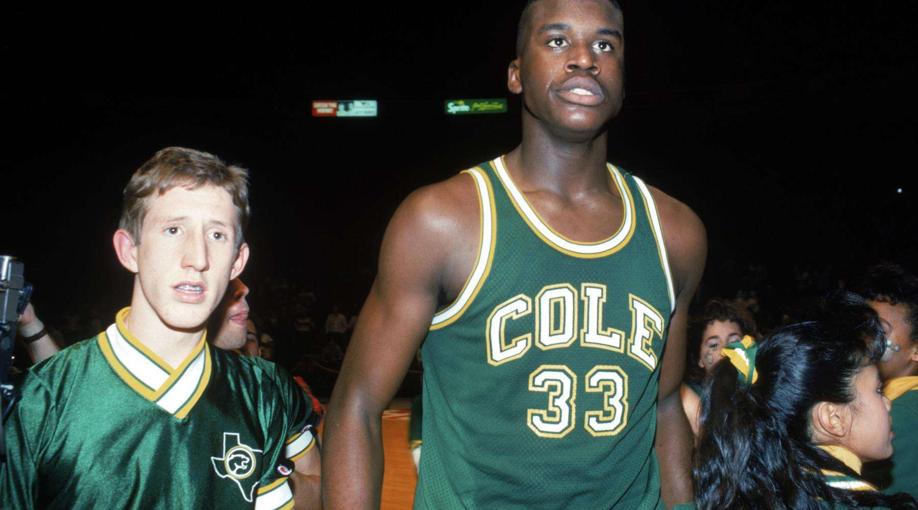 来感受一下高中奥尼尔的无敌破坏力,当真吓人!