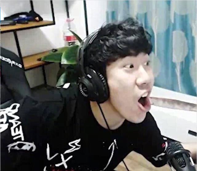 骚男微博换头像,魔法小骚换成这样?网友:你快给我换回来!