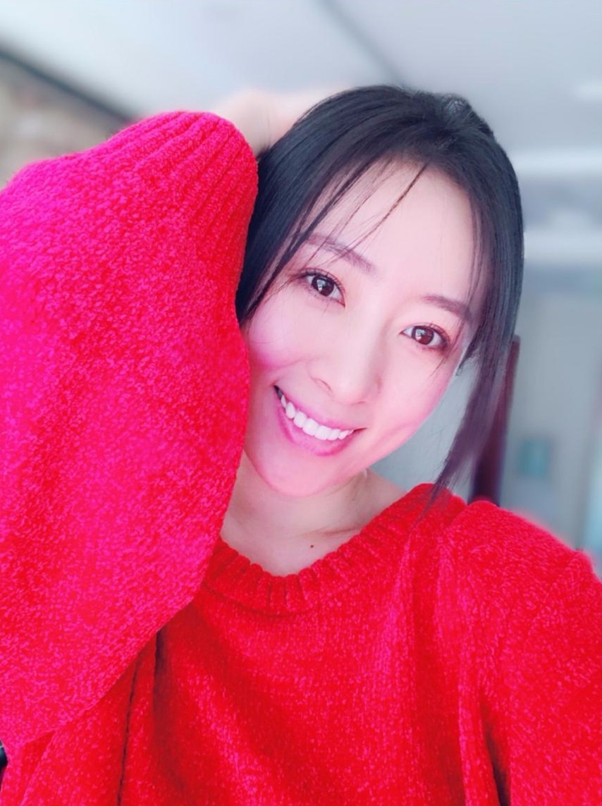 演员潘馨的生活照甜笑迷人,吸引到你了吗?