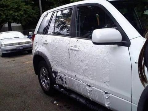 私人停车位被占怎么办?这位女车主的做法,让人