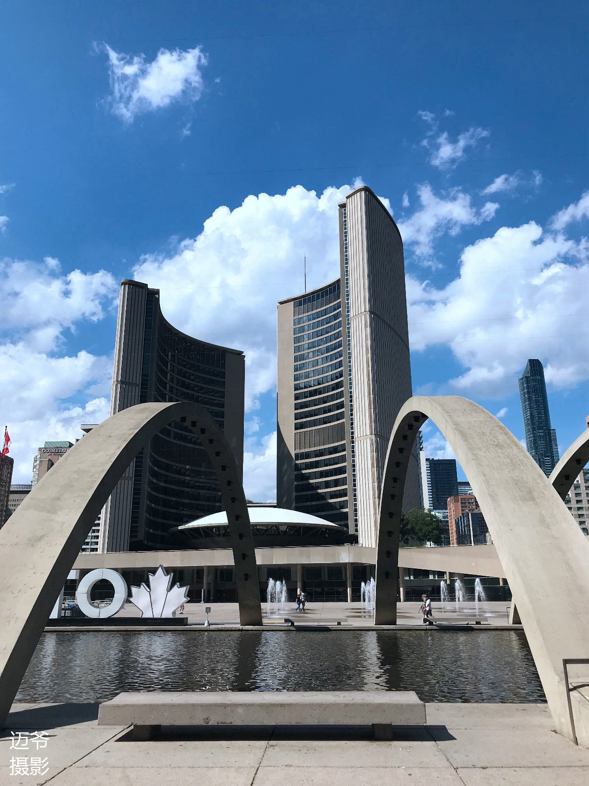 迈爷镜头下的多伦多市政厅【手机原创摄影】