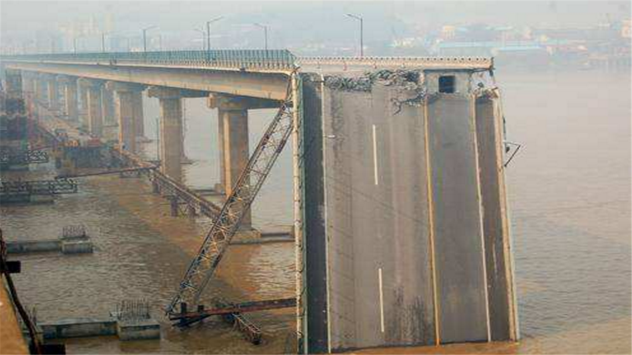 美国大桥再次断裂日本直言没法修中国别急后面排队