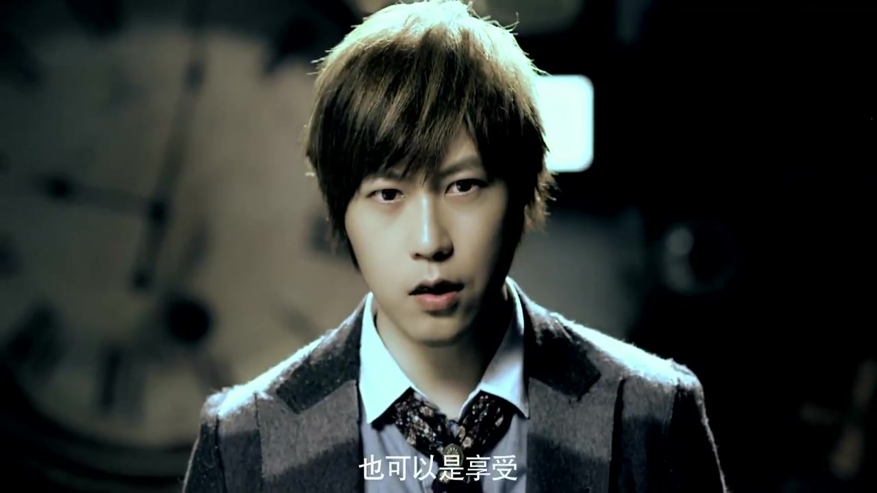 女友每天约壮汉来享受,发现后被撵出3亿豪宅