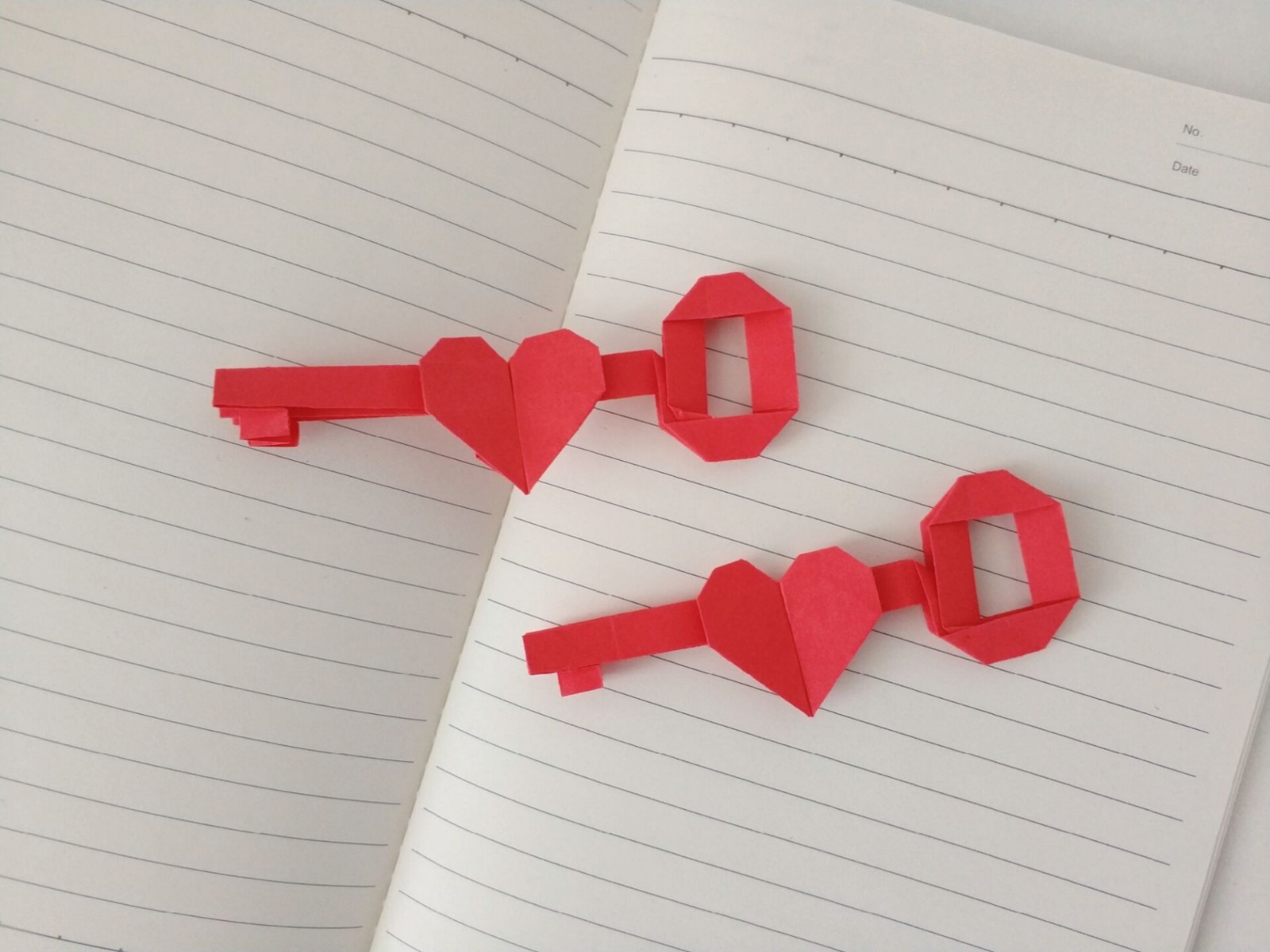 超级可爱的折纸爱心钥匙,实拍详细教程,拿去表白超棒的