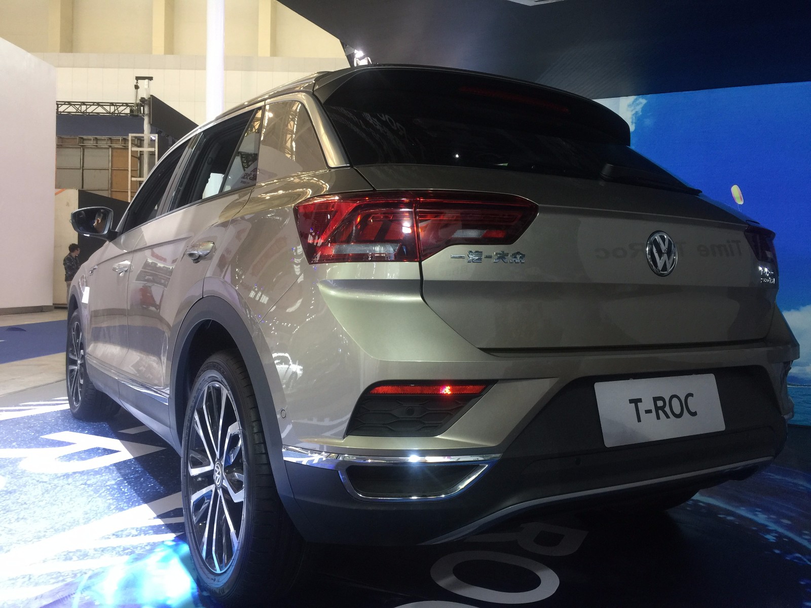 天津车展实拍一汽大众首款suv—t-roc,预计7月上市