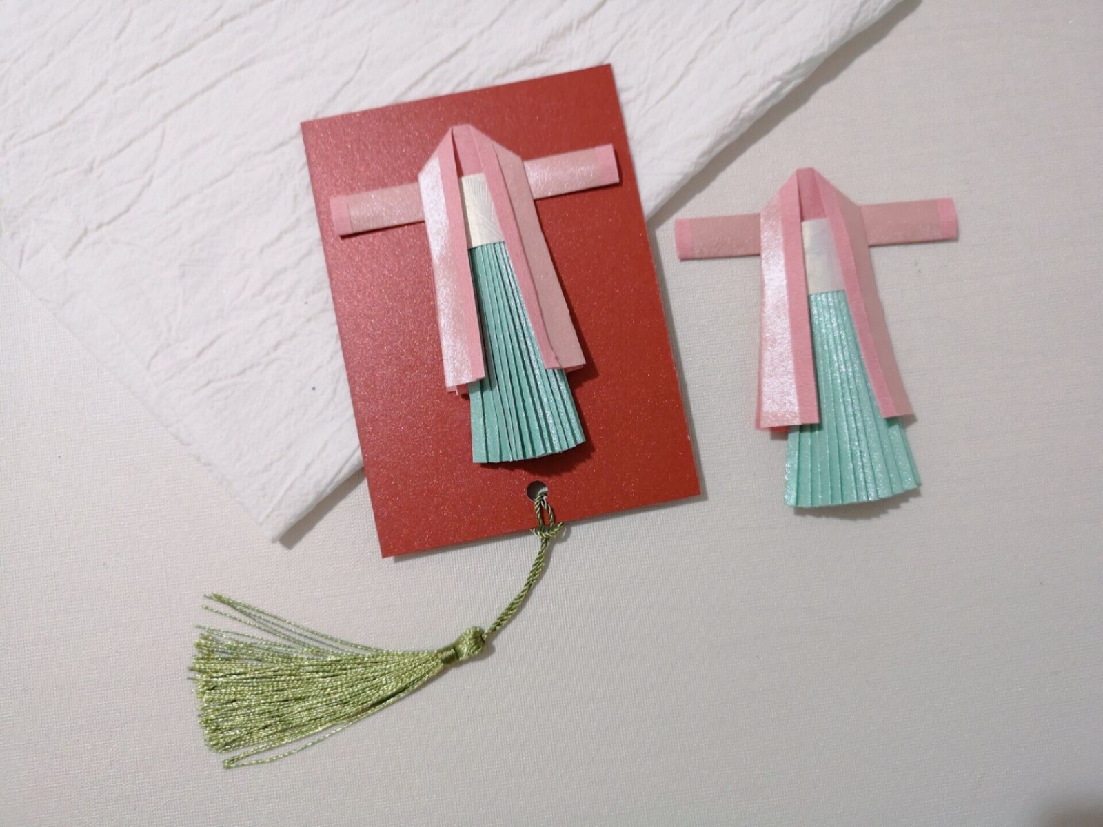 简简单单就能做出来的汉服书签,材料很普通,成品很漂亮