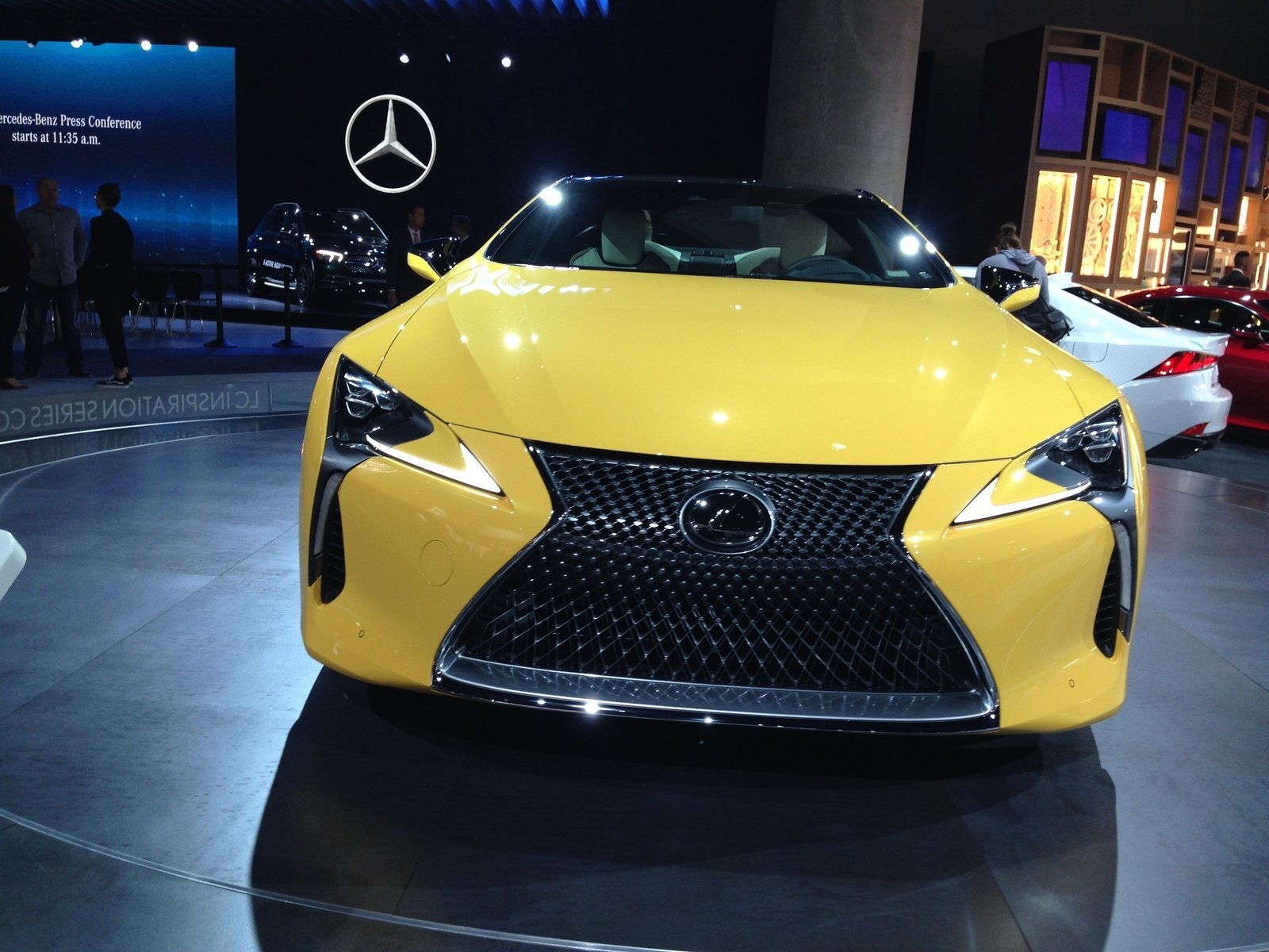 全新雷克萨斯lc500在超跑里它绝对是个性能暴躁者