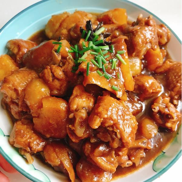 好吃美味的土豆烧鸡翅的做法