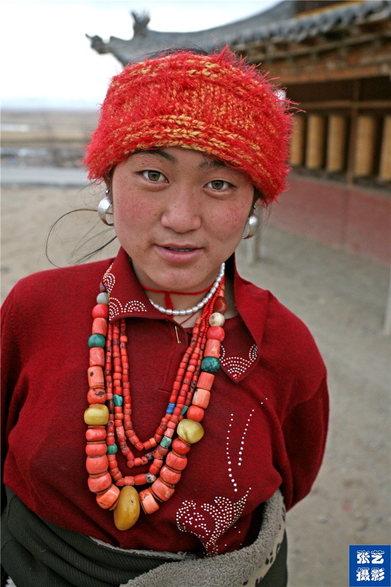 西藏人把价值不菲的珠宝都戴在身上,原因竟然是这个?