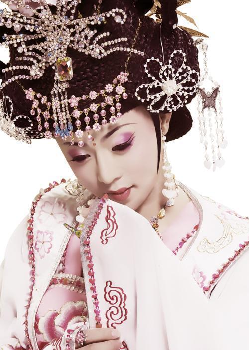 中国反串第一人, 因"星光大道"出名, 比李玉刚美, 却非常低调