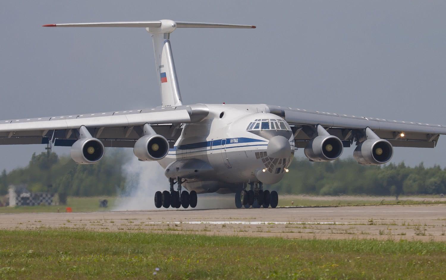 俄大批战略运输机罕见增援叙利亚|伊尔|叙利亚|战略运输机_新浪新闻